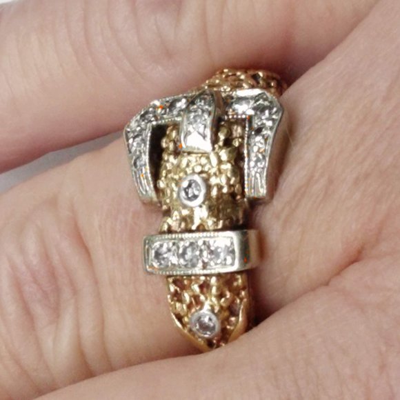Unique Diamond Chip Gold Buckle Ring Size 7 - Picture 2 of 3